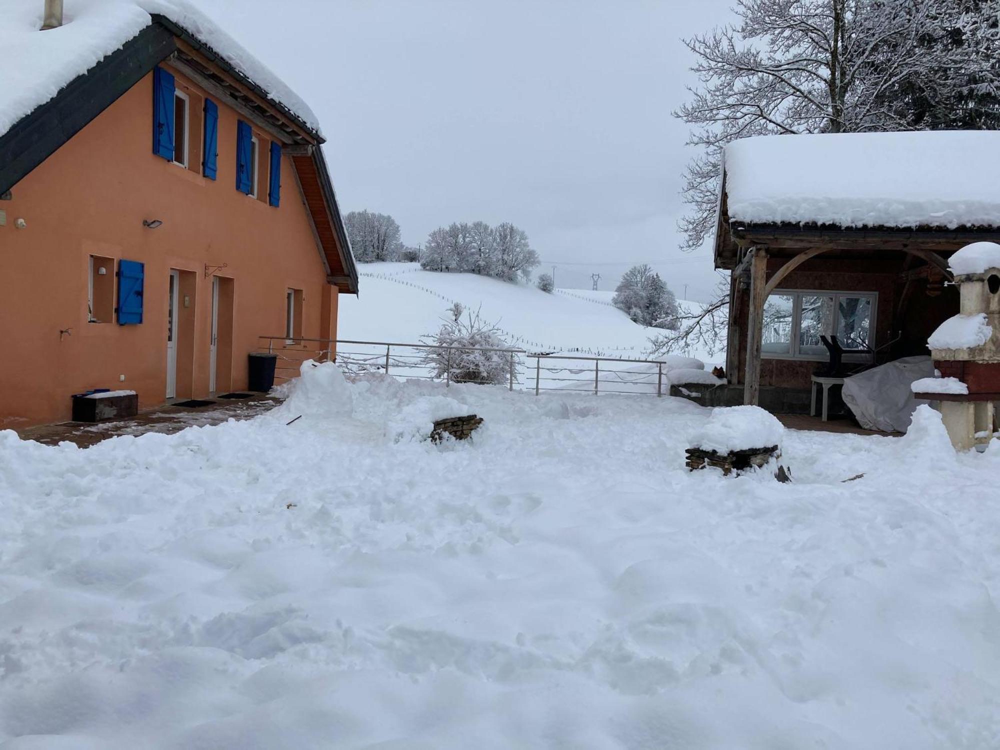 Le Moulin Des Oyes Bed and Breakfast Censeau Exteriör bild